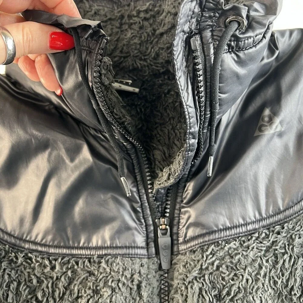 NIKE‎ ACG Women's Medium Black Teddy Fleece Full Zip Jacket Super Soft Plush